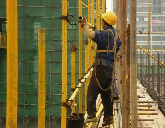 建筑工地脚手架搭设安全问题